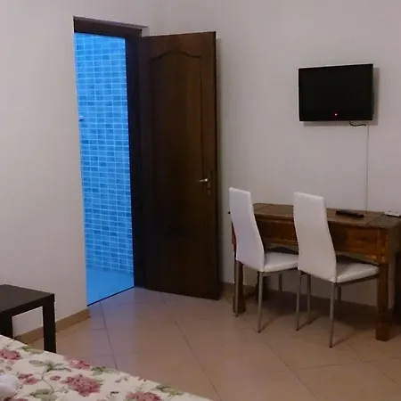 Nocleg ze śniadaniem Il Mirto E La Rosa 3*