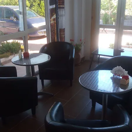 桃金娘与玫瑰酒店 4*