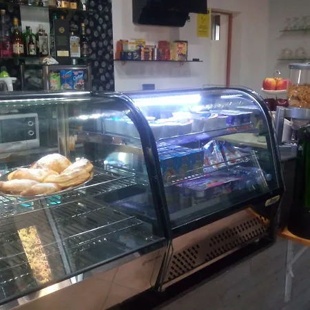 桃金娘与玫瑰酒店 住宿加早餐酒店 阿雷内拉