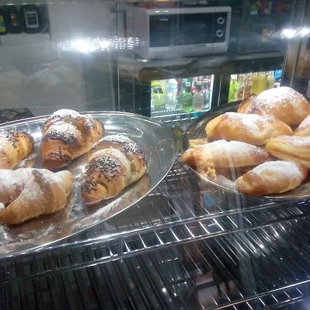 桃金娘与玫瑰酒店 住宿加早餐酒店 阿雷内拉