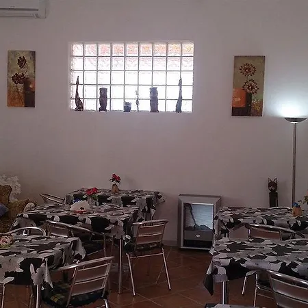 桃金娘与玫瑰酒店